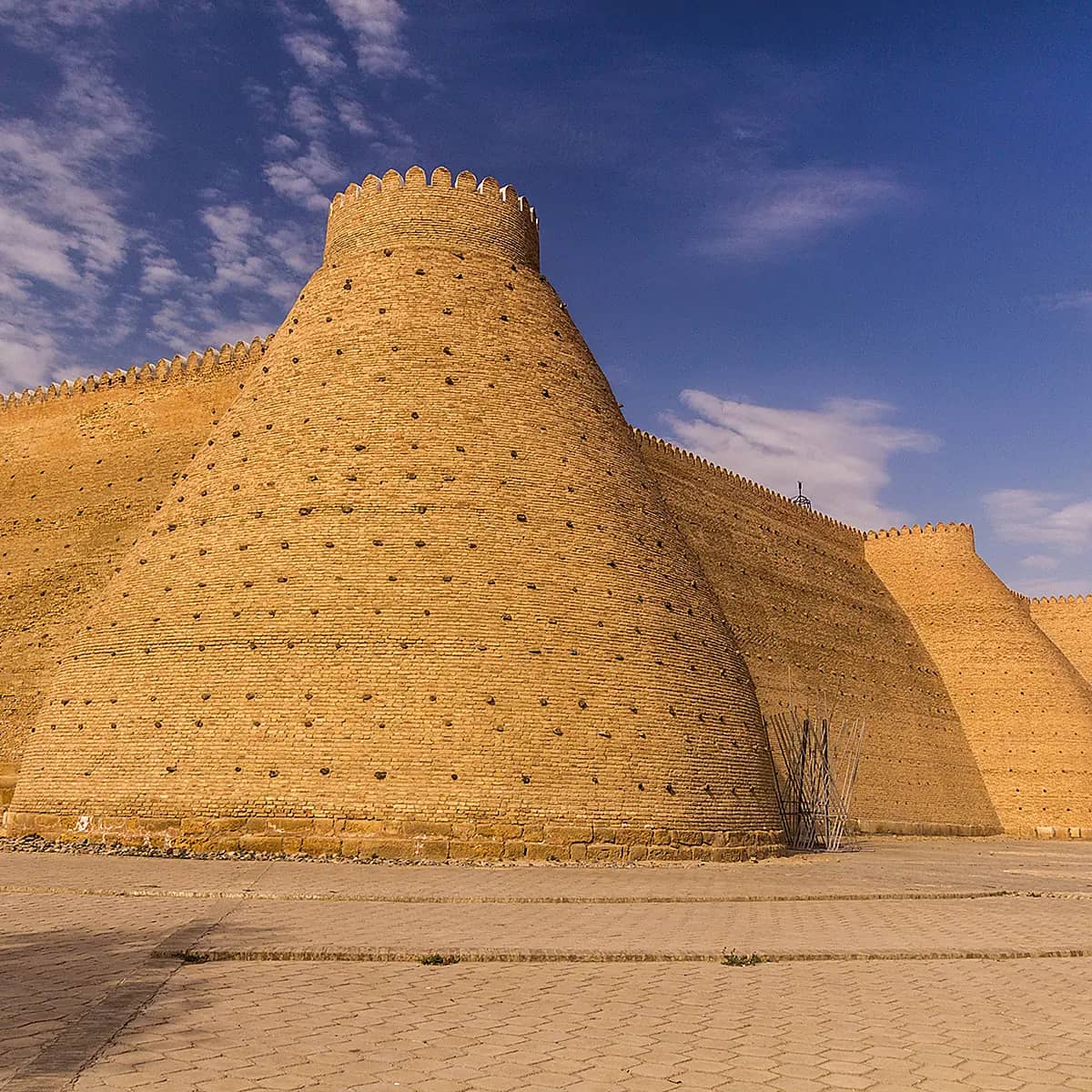 ARK qal'asi — Buxoroning qadimiy mudofaa devori